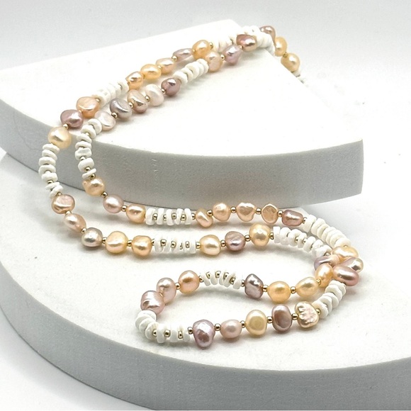 Pastel coloured pearl nugget necklace with gold beads and white puka shells. - Picture 1 of 7